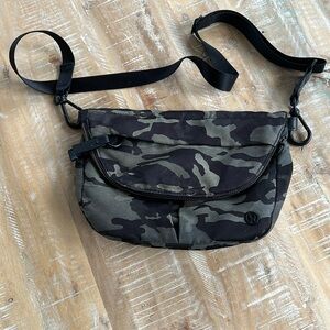 Women’s Lulu Lemon cross body bag
